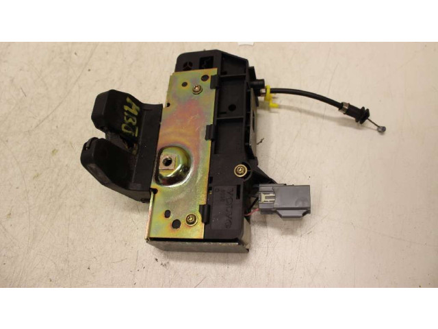 Zámek zadních dveří 30636809 Volvo XC90 2004