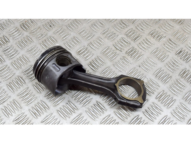 Píst A6110300320, A6110300717 Mercedes-Benz C W203 pro naftový motor 2.2 OM 611.962