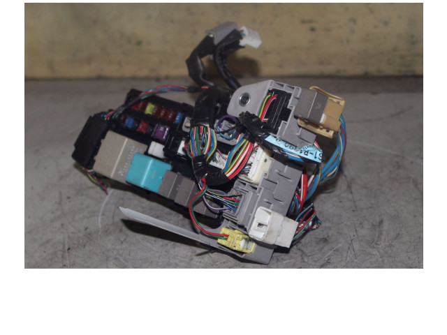 Блок предохранителей Daihatsu Materia