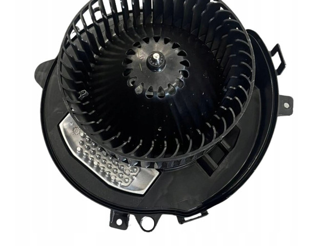 Вентилятор печки 5WC819021, CZ0160601500 Volkswagen Golf VIII