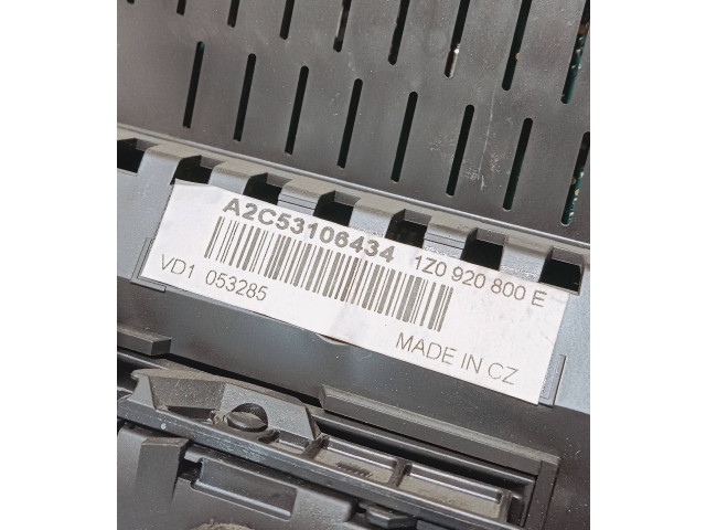 Панель приборов 1Z0920800E, 053285 Skoda Octavia Mk2 (1Z)