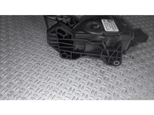 Педаль акселератора