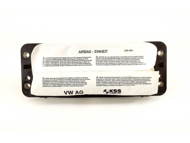 Подушка безопасности пассажира 8V0880204D Skoda Octavia Mk3 (5E)