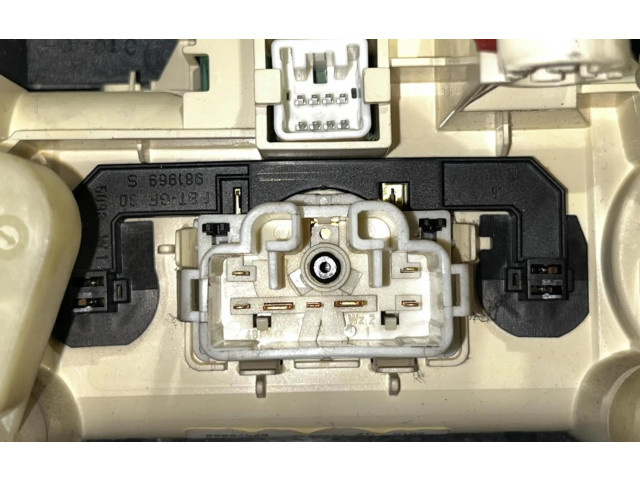 Блок управления климат-контролем 559000F010 Toyota Corolla Verso E121