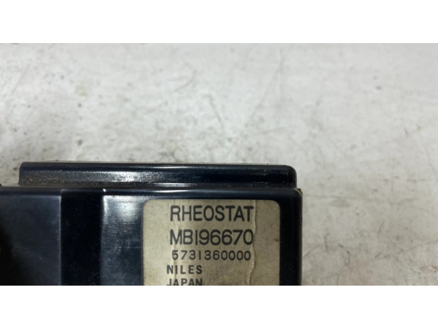 Включатель регулировки освещения панели