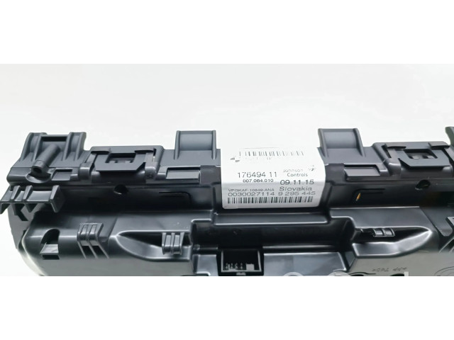 Přístrojová deska BMW 2 F46 2015 6805183