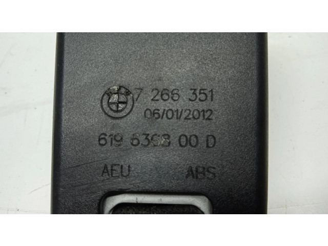 Средняя поясная пряжка ()