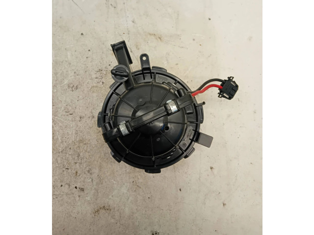 Вентилятор печки U0852003 Audi Q5 SQ5