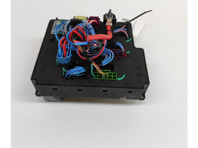 Блок предохранителей 32268453   Volvo XC90    