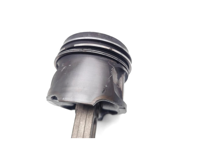 Píst K9K766 Renault Clio III K9K766