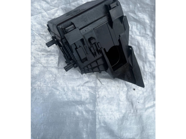 Блок предохранителей Jeep Compass