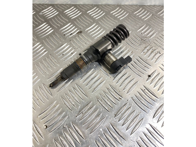 Форсунка 03G130073T    Volkswagen PASSAT B6  BMR 