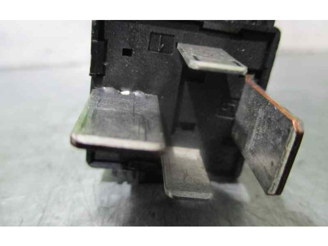   Pojistková skříňka A0025421519, 4RA00709302   Mercedes-Benz ML W164 2006