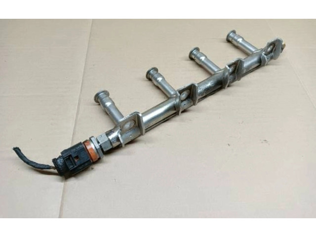 Топливная рампа 06J906051D   Skoda Rapid (NH)   для двигателя CBZB