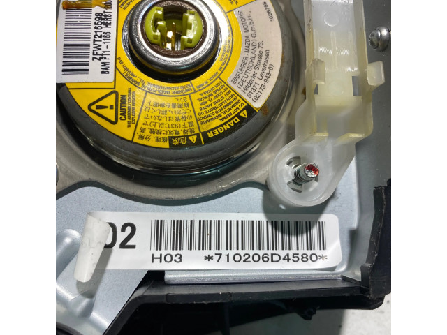 Подушка безопасности водителя 710206D4580 Mazda 626