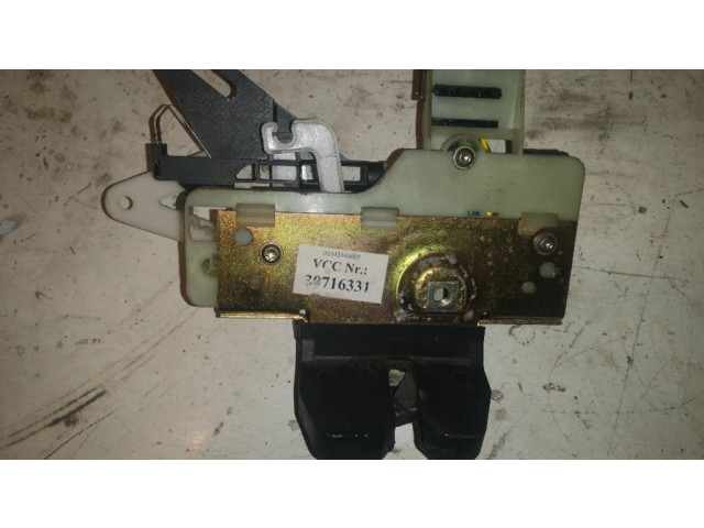 Замок капота двигателя