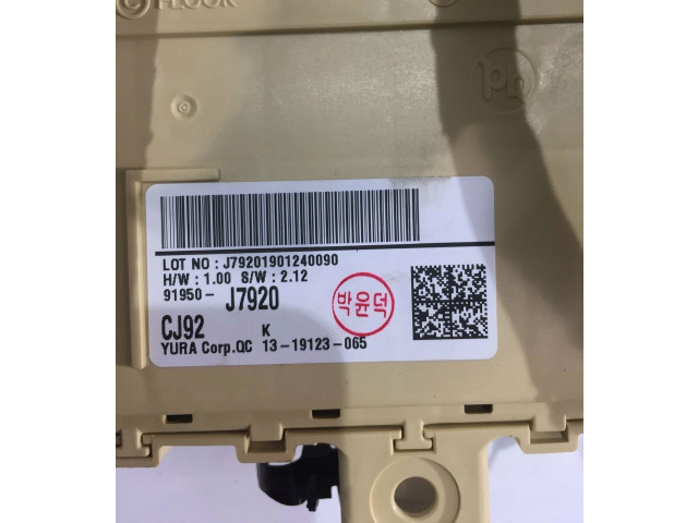 Блок предохранителей  91950J7920   KIA Ceed    