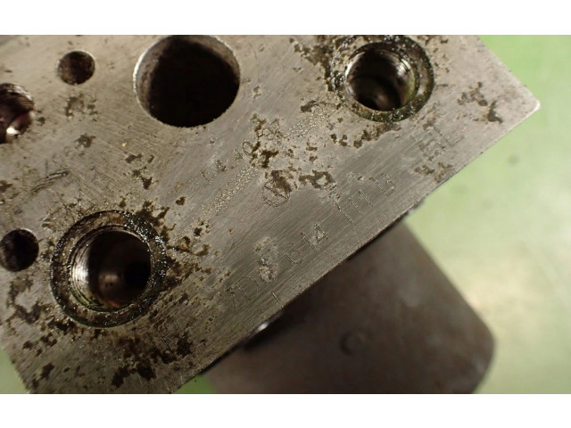 Блок АБС Volkswagen Transporter - Caravelle T4 1991 - 2003 года