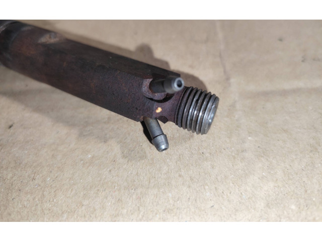 Форсунка 028130202p    Audi A3 S3 8L   