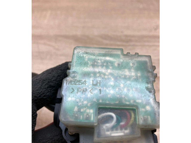 Ручка стеклоочистителей 17B122, 17D254LH Mazda 626