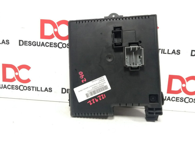 Блок предохранителей 30728512, 30728273   Volvo XC90    