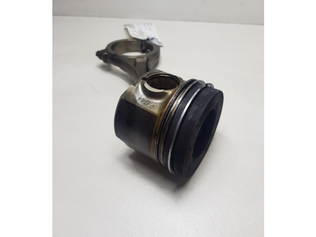 Píst Volkswagen Touareg II CRCA