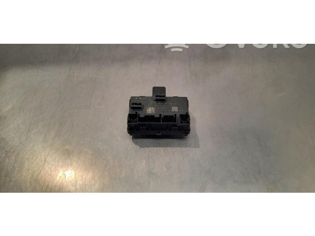 Блок управления центрального замка 4M0959795J Audi e-tron