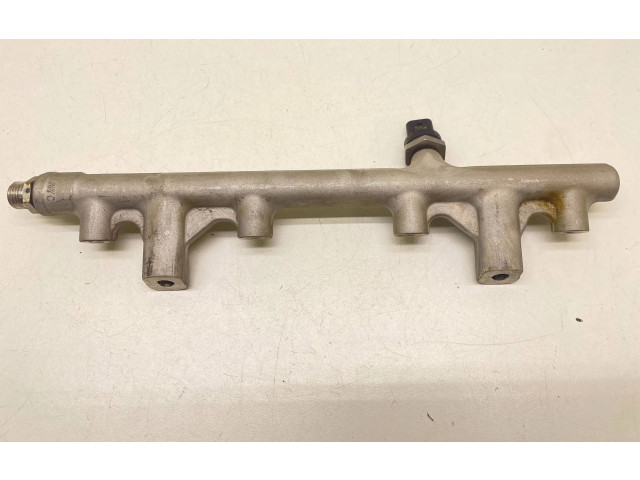 Топливная рампа 06Q133317B   Skoda Kodiaq  