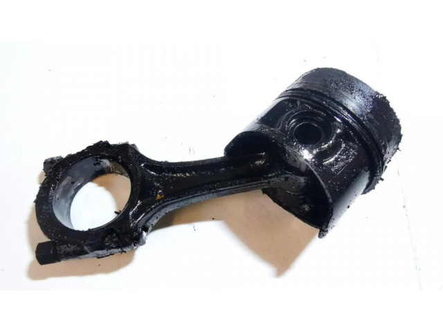 Píst Nissan Serena pro naftový motor 2.0