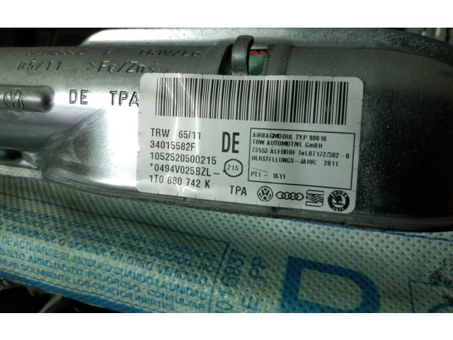 Руль Volkswagen Touran II  2010 - 2016 года 1T0880742K      