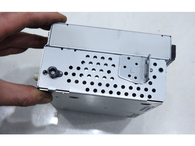 Радио/ проигрыватель CD/DVD / навигация