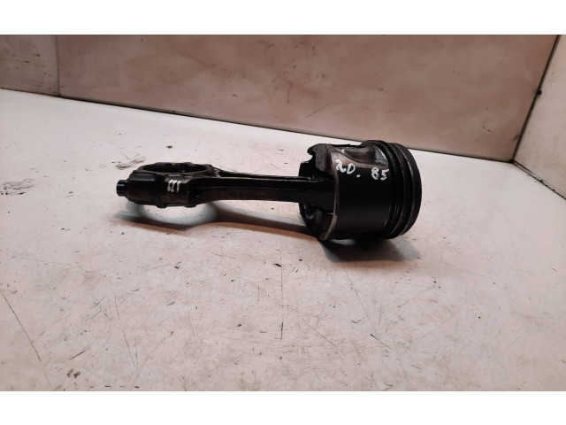 Píst 82L106 Toyota Corolla Verso E121 pro naftový motor 2.0