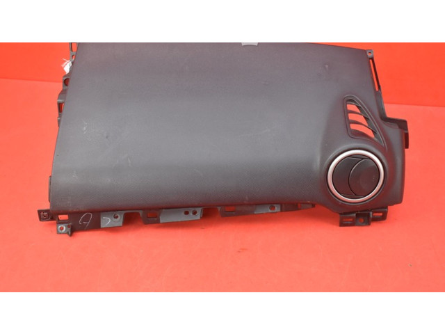 Подушка безопасности пассажира Mazda 3 I