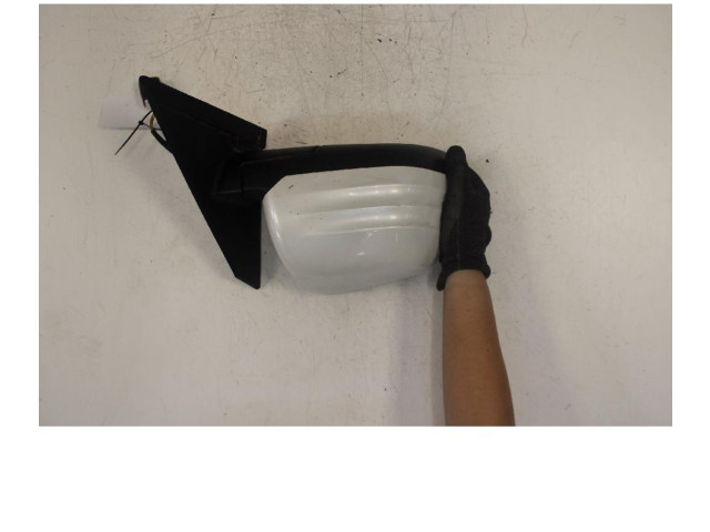 Зеркало электрическое        Mahindra KUV100  2016 -  года   