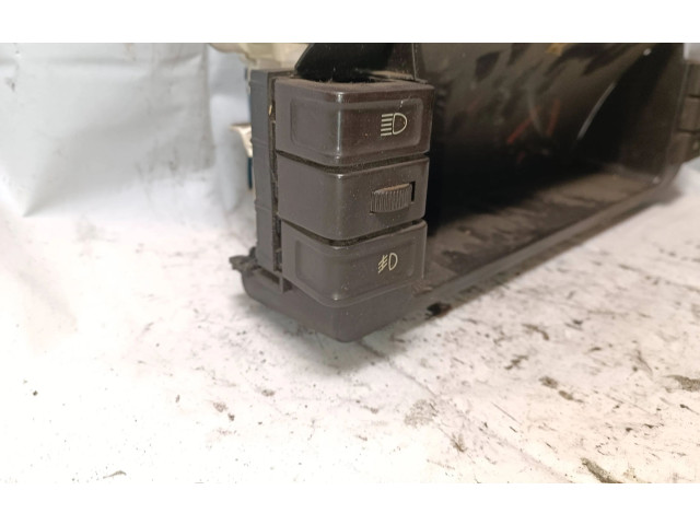 Přístrojová deska Audi 80 90 B2 1985 88471064, 81117185