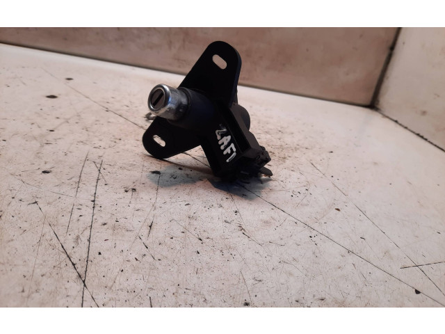 Zámek zadních dveří Opel Zafira A 2004