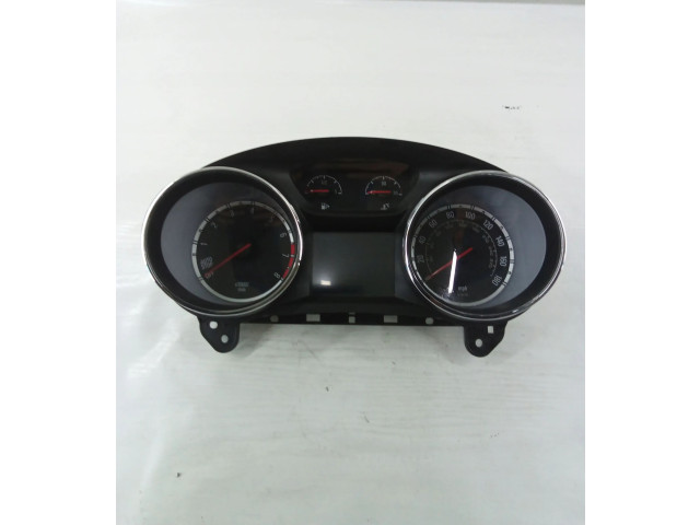 Панель приборов 39060523 Vauxhall Astra K