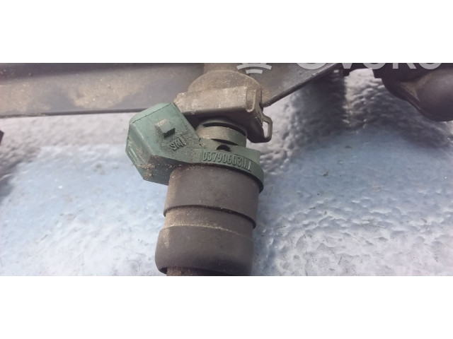 Топливная рампа 037906031AA, 037906031AA   Audi A3 S3 8L  