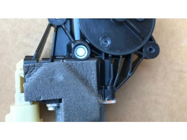 Передний двигатель механизма для подъема окон