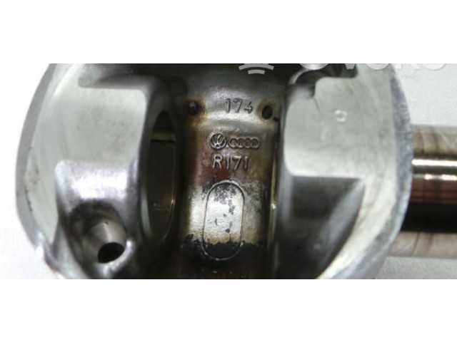 Píst 83L57   Audi Q7 4L     