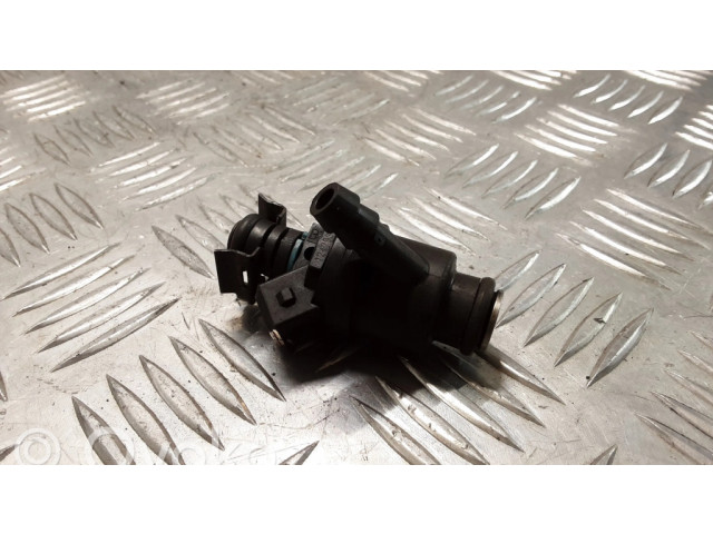 Vstřikovač 1247931, D3768FA   BMW 3 E46  pro benzínový motor 1.8  