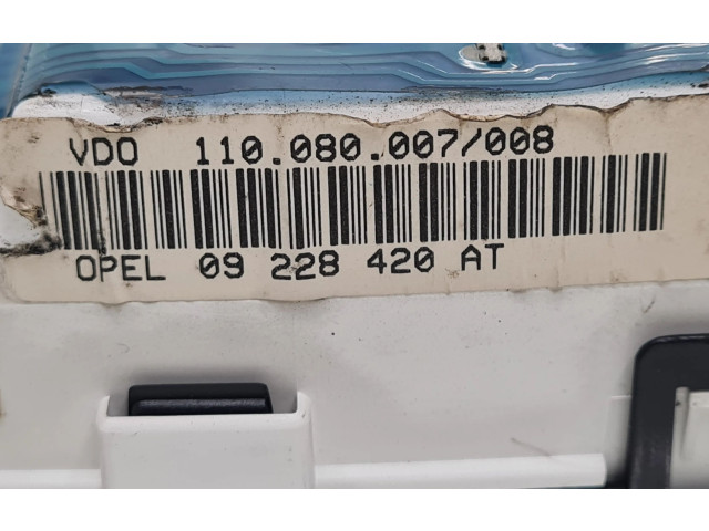 Přístrojová deska Opel Omega B2 2002 110080007, 09228420