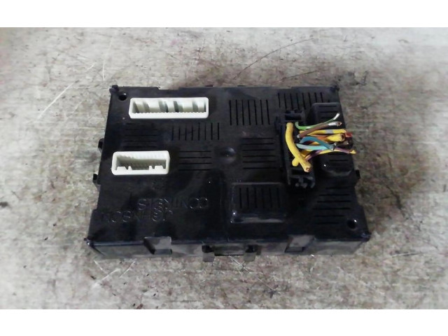 Přístrojová deska Nissan Note (E11) 2006 284B2EM03C, 284B29U01A