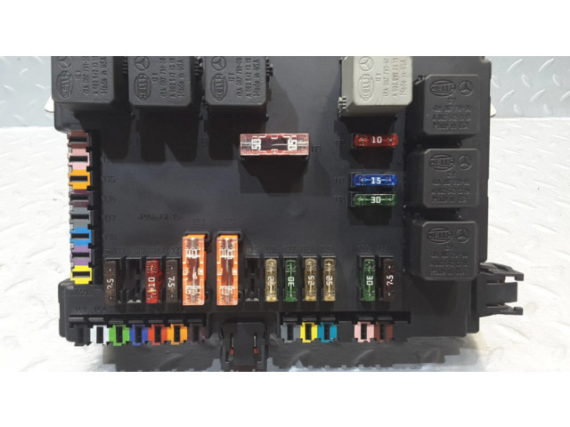   Pojistková skříňka A2215403250, A2215450801   Mercede-Benz S W221 2007