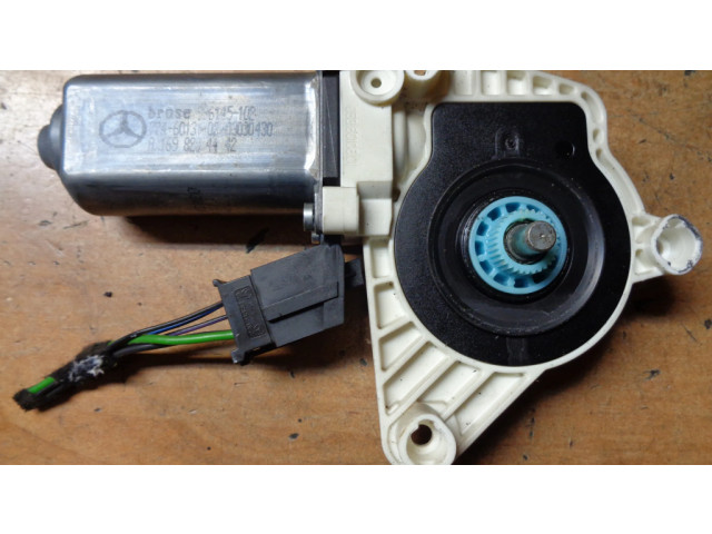 Передний двигатель механизма для подъема окон