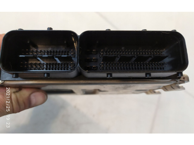 Блок управления двигателя 0281034646, P68335084AA   Jeep Cherokee