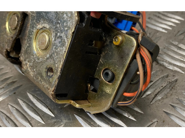 Zámek zadních dveří Chrysler Voyager 2004