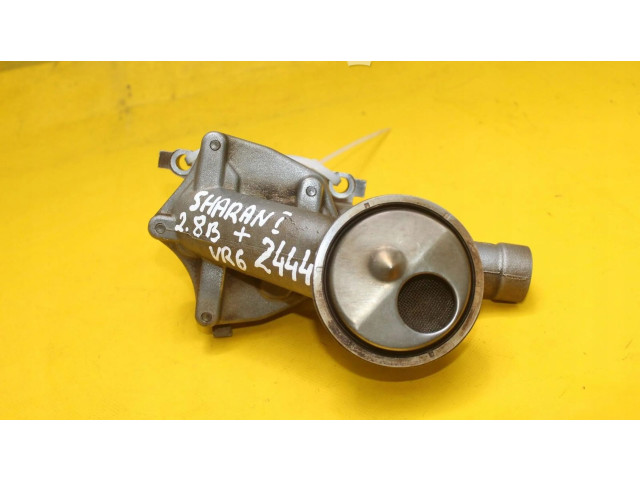 Масляный насос   021115153D  Volkswagen Sharan 