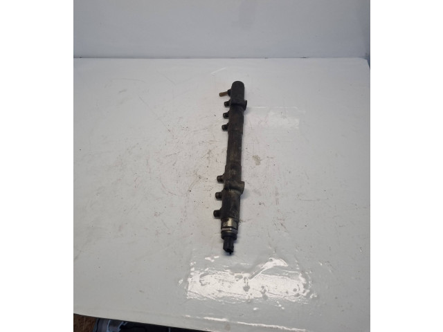 Топливная рампа 30757146, 002054L2   Volvo V70  