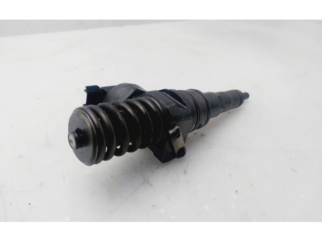 Форсунка 038130073AG    Volkswagen Jetta V   